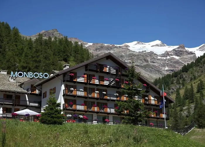 La Trinitè Monboso Hotel