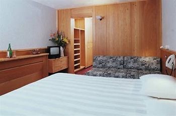 La Trinitè Monboso 3*
